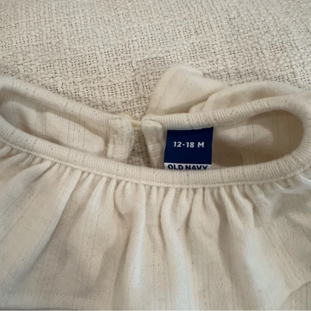 Old Navy adorable cream